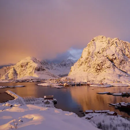 Lofoten Planet Basecamp Lodge Sørvågen