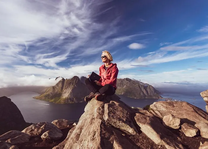 Lofoten Planet - Boutique Jaktstuga Sørvågen